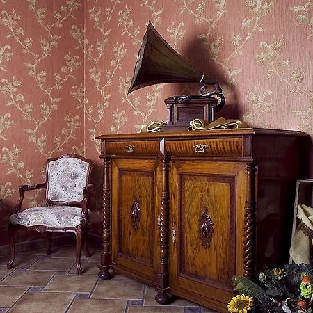 Pod Lipami Estalagem 2*