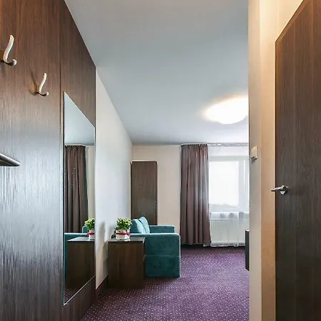Pod Lipami Herberg 2*