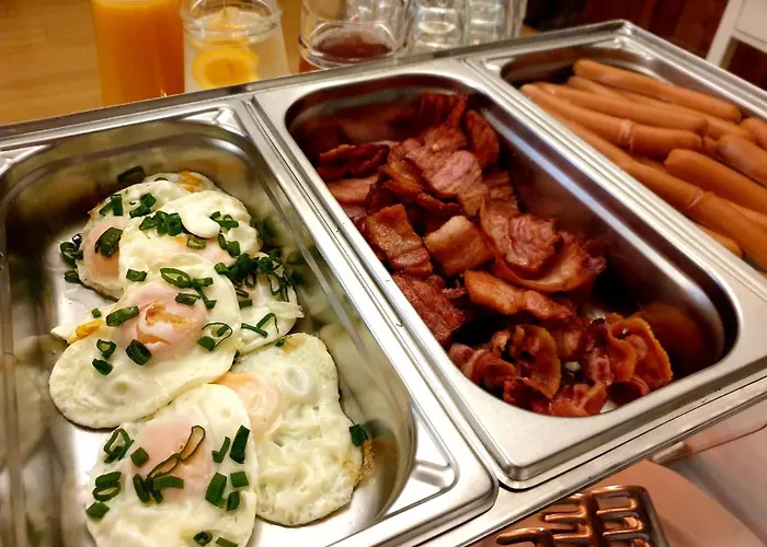 Pod Lipami Мини-отель 2*