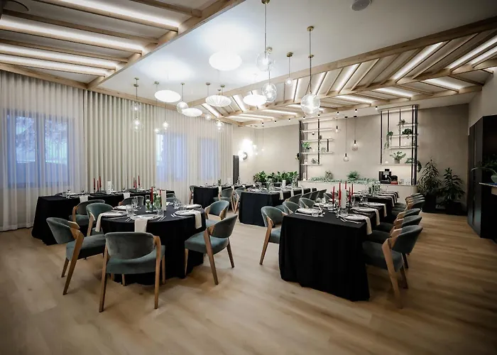 Pod Lipami Värdshus 2*