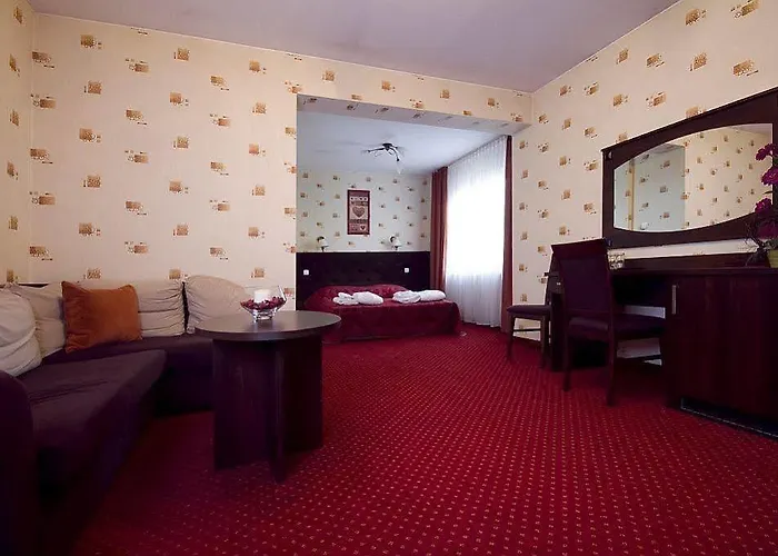 Pod Lipami Мини-отель 2*