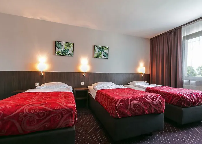 Мини-отель Pod Lipami 2*