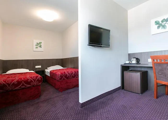 Pod Lipami Мини-отель 2*