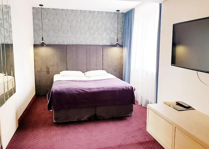 Мини-отель Pod Lipami 2*